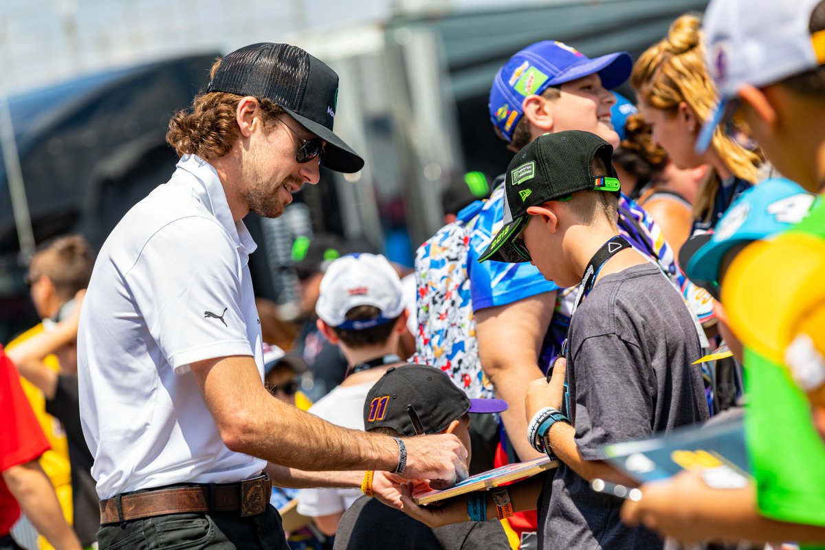 Pocono Raceway tweet media