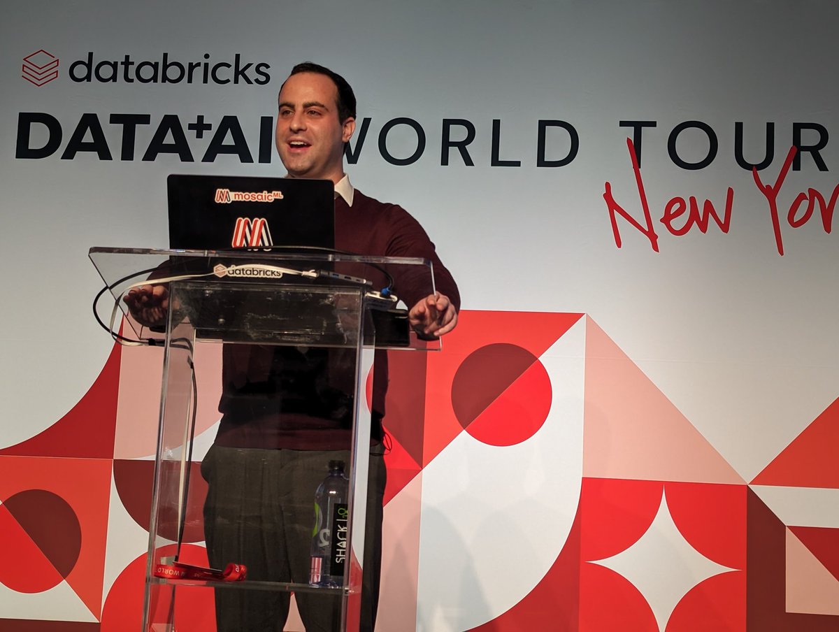 moon's tweet image. Jonathan Frankie @databricks  #dataAIworldtour