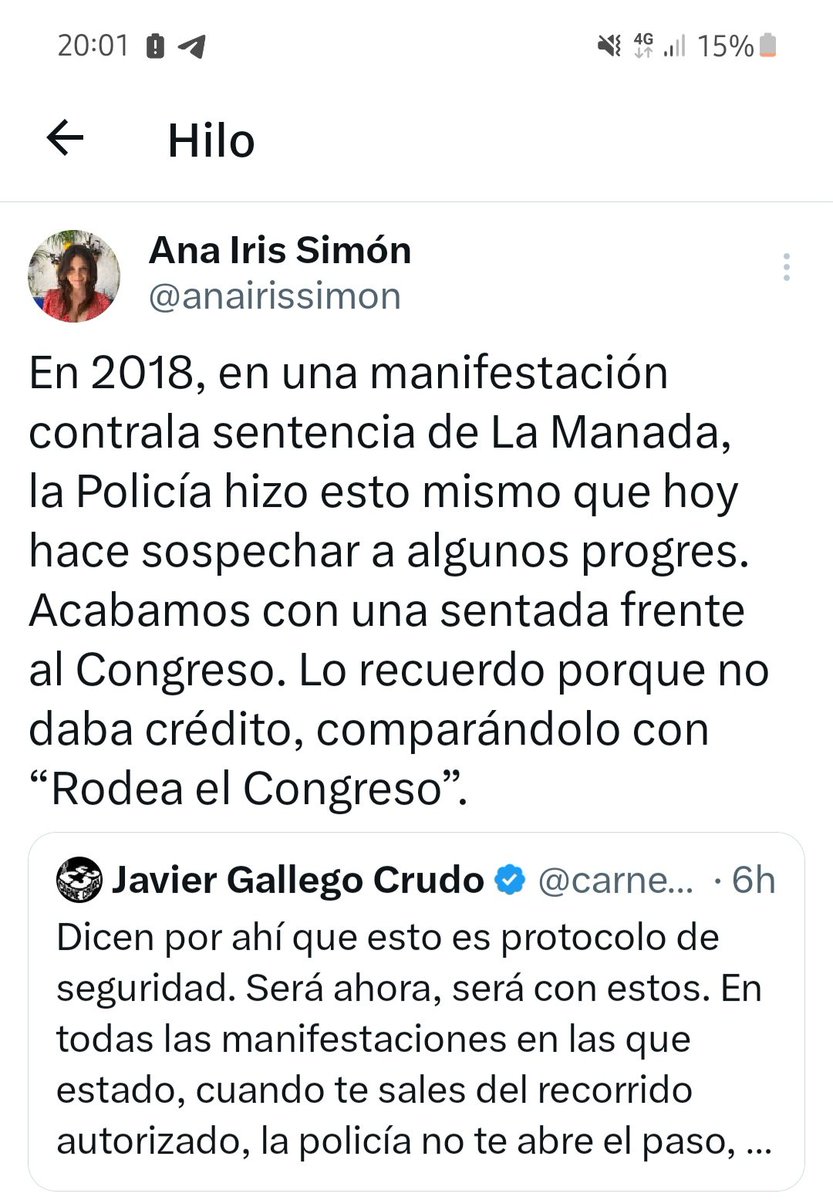 NachoVegasTwit's tweet photo. Una cosa que he aprendido hoy es que @anairissimon una vez fue a una mani. https://t.co/j5nLBW8D4r
