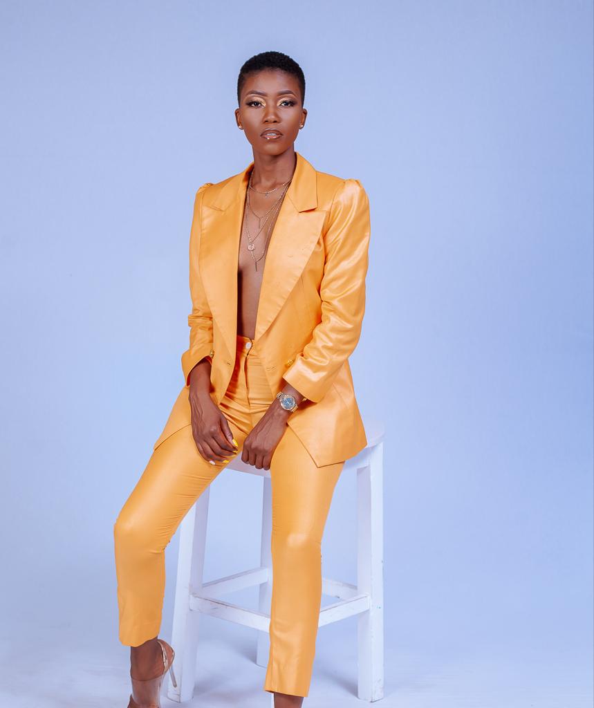 admire_bakasa's tweet image. Hi guys,i am a high end fashion designer,i create suits for both men and women.Everything is made from scratch. 
My business line is +263 773876290