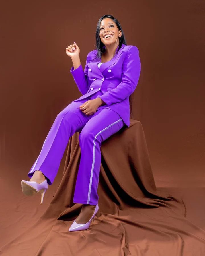 admire_bakasa's tweet image. Hi guys,i am a high end fashion designer,i create suits for both men and women.Everything is made from scratch. 
My business line is +263 773876290