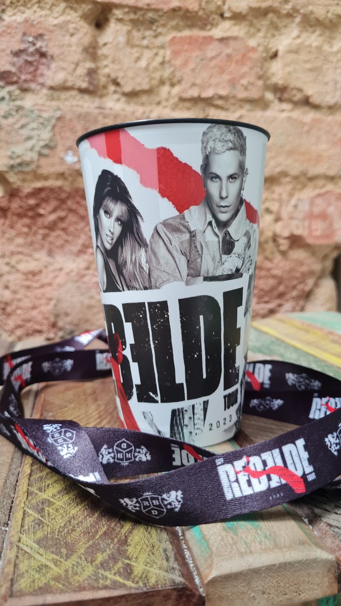 olimermaid's tweet photo. É O COPO DO RBD PASSANDO NA SUA RUA!
tô vendendo copo personalizado do RBD com tirante, cada modelo 30 reais e dois por 50!! promoção
estarei nos show do RJ e SP, se quiser algum é só chamar na dm que a gente combina
rt pra dar sorte
#RBDSoyRebeldeTour #RBDBrasil #RBDRJ #RBDSP https://t.co/EMJ12cuqHt