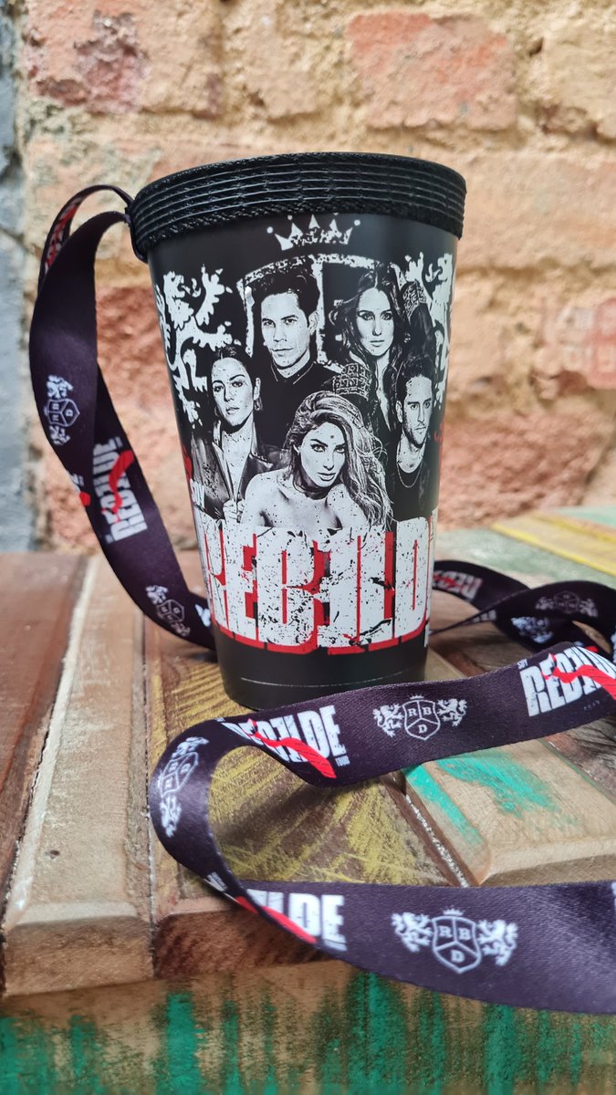 olimermaid's tweet photo. É O COPO DO RBD PASSANDO NA SUA RUA!
tô vendendo copo personalizado do RBD com tirante, cada modelo 30 reais e dois por 50!! promoção
estarei nos show do RJ e SP, se quiser algum é só chamar na dm que a gente combina
rt pra dar sorte
#RBDSoyRebeldeTour #RBDBrasil #RBDRJ #RBDSP https://t.co/EMJ12cuqHt