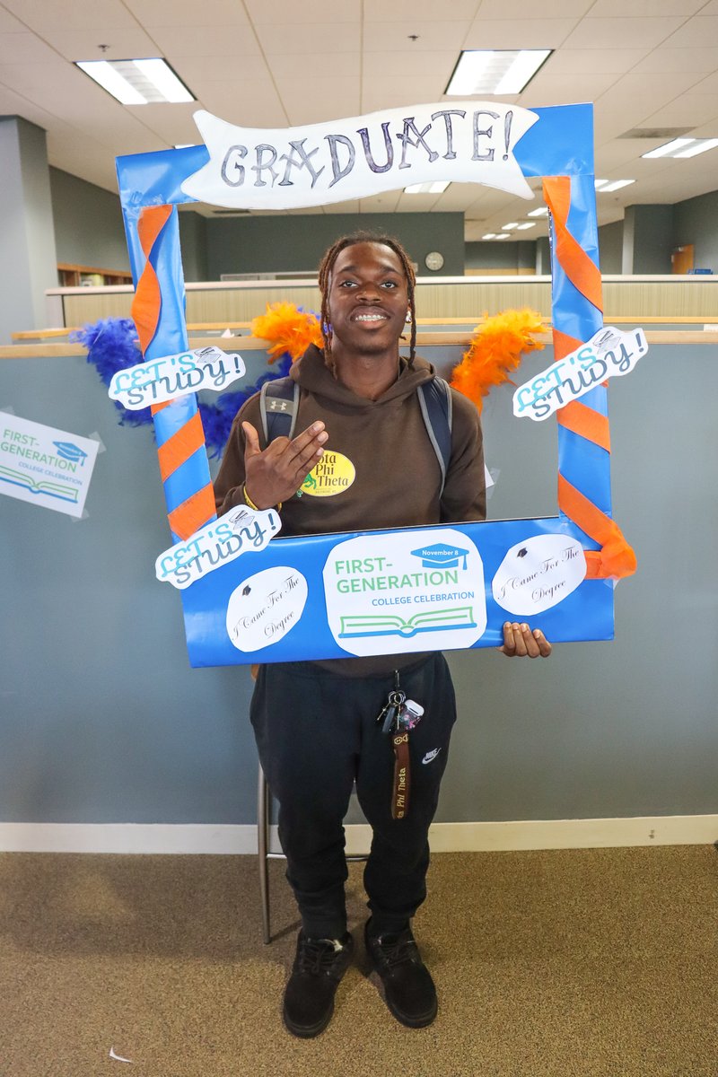 ESRlibrary's tweet image. Happy First-Generation College Day! – To honor the signing of the Higher Education Act of 1965, which created the programs that coined the term &quot;first-generation&quot; to college students: TRIO Programs.

Pictured: Najae Potts &amp;amp; Jamary Calhoun