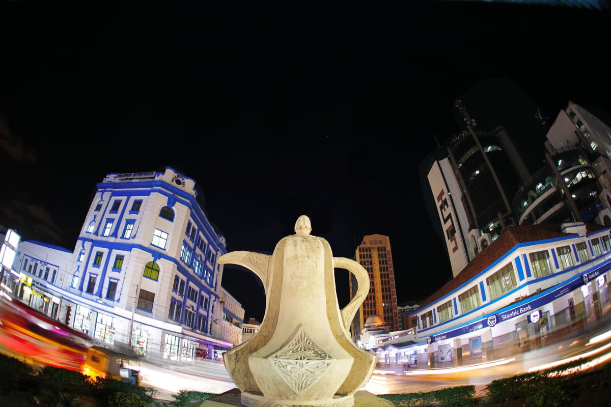 The monumental kettle at Digo Road's TSS Roundabout is a replica of the golden kettle adorned with Chinese caps situated outside <a href="/fortjesus/">Fort Jesus</a> 

This kettle stands as a symbol of warm embrace and hospitality, harking back to the former residents of the town, who were a mix of Arabs