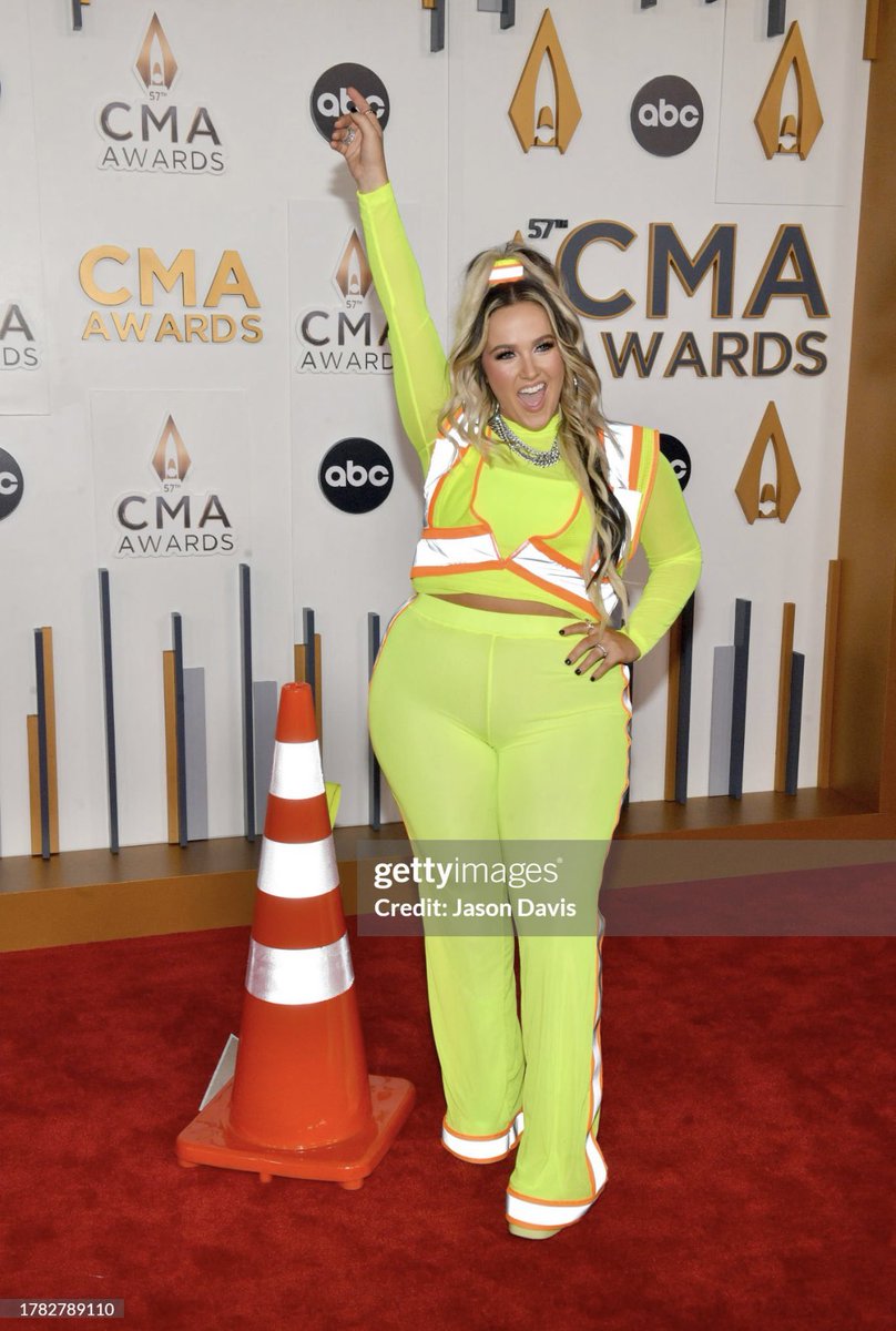 pblock_updates's tweet photo. no better way to show up to the @cma Awards than in the signature construction look- and @priscillablock absolutely slayed it 👏🦺 https://t.co/RGZtcEvaek