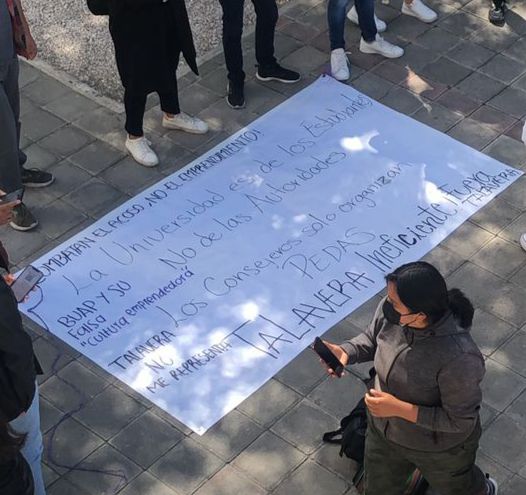 omnipresentesoy's tweet image. Otro consejero de la BUAP que quiere “brillar” en la política. Si no lo quería su facultad ¿que le hace creer que lo va a querer la ciudadanía?. A propósito ¿No es a quién le hicieron lonas y una manifestación para sacarlo del consejo?
Bye Bye Tala 2024
@soprano_tonny