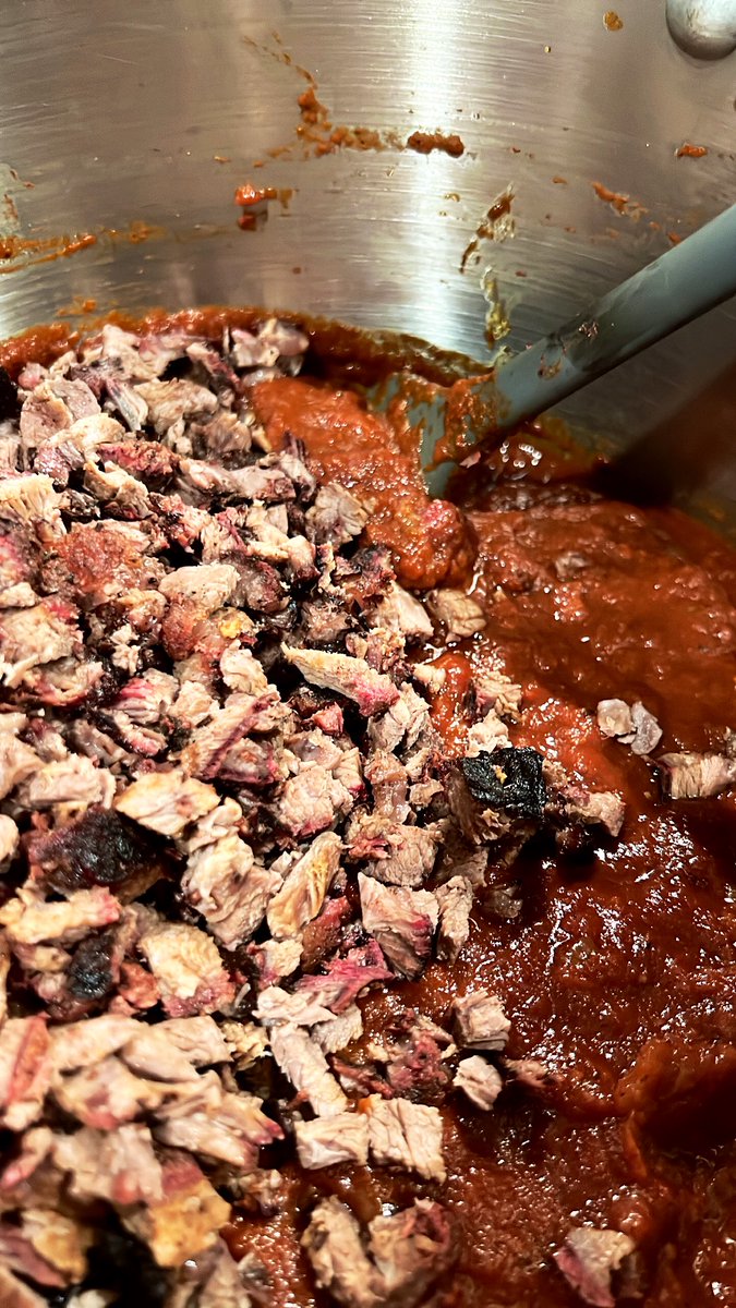c_barn8's tweet photo. I strayed
But for good reason
Smoked Chili
#CookingWithSmoke #ChiliSeason #ChuckRoast #AnchoChili https://t.co/oSvUXrPkCD