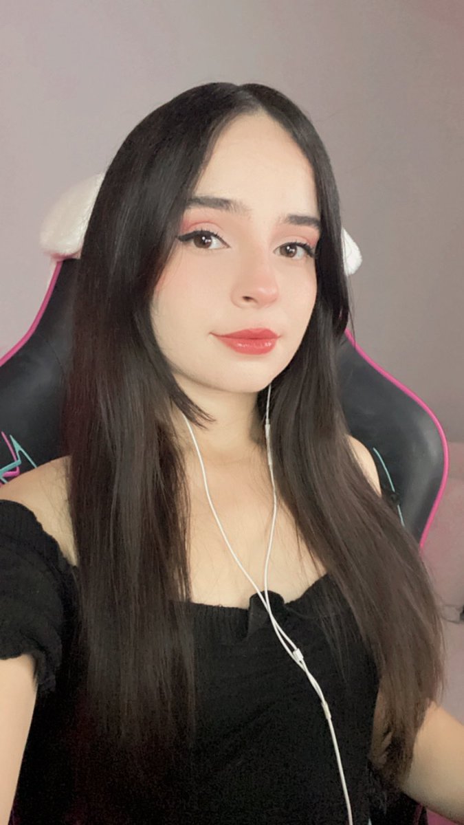 ASMR LIVE ON 🔴

twitch.tv/silviaacat
twitch.tv/silviaacat 
💓💓