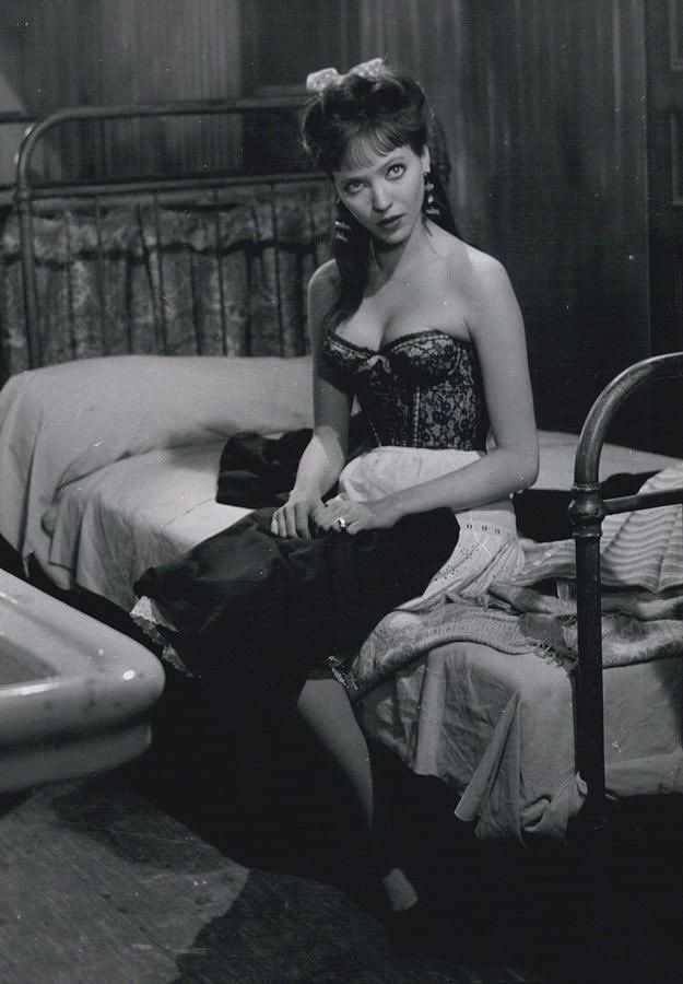 timidfaerie's tweet photo. Anna Karina https://t.co/qiSCdvdg0q