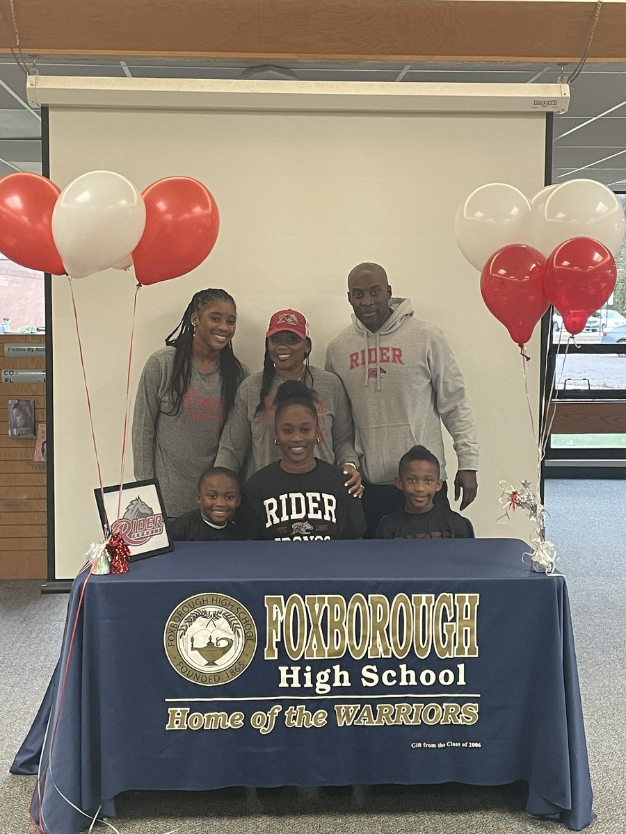 Big day for <a href="/Cam_Collins2/">Camryn Collins</a>.  You’ve earned it Cam - we’re very proud of you‼️
#NLI #GoBroncs