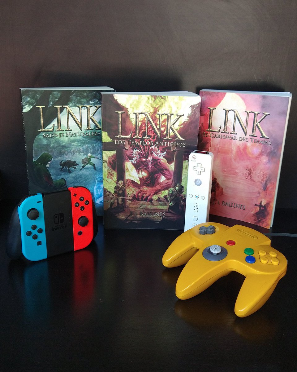 JoaquinBallines's tweet photo. @wesball Please, check this books when you think of #LegendOfZeldamovie https://t.co/MWHEllSxjf
