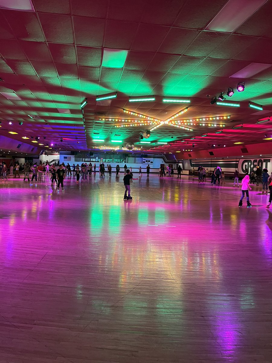 Joan Grassi (@joangrassi) on Twitter photo Caught some <a href="/VioletAllStars/">Violet Elementary School</a> at #GreatSkate! #mylsps They can’t waiting for skating in PE! <a href="/MrsPViolet1/">MrsPViolet</a> Caught some <a href="/VioletAllStars/">Violet Elementary School</a> at #GreatSkate! #mylsps They can’t waiting for skating in PE! <a href="/MrsPViolet1/">MrsPViolet</a>