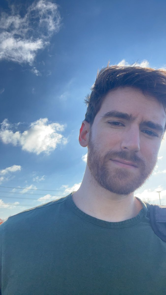 GalacticaGay314's tweet image. When the sun offers a natural filter 🙌🏻