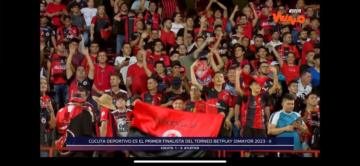 AndreaGuerreroQ's tweet photo. TE AMO Cúcuta de mi alma ❤️🖤 , somos una ciudad que ha vivido muchos momentos difíciles y merecemos la alegría que nos da hoy el @Cucutaoficial . Gracias por competir con valentía!!! 
Esperaremos el otro finalista para seguir soñando con celebrar los 100 años del diblementeglorioso en la A!