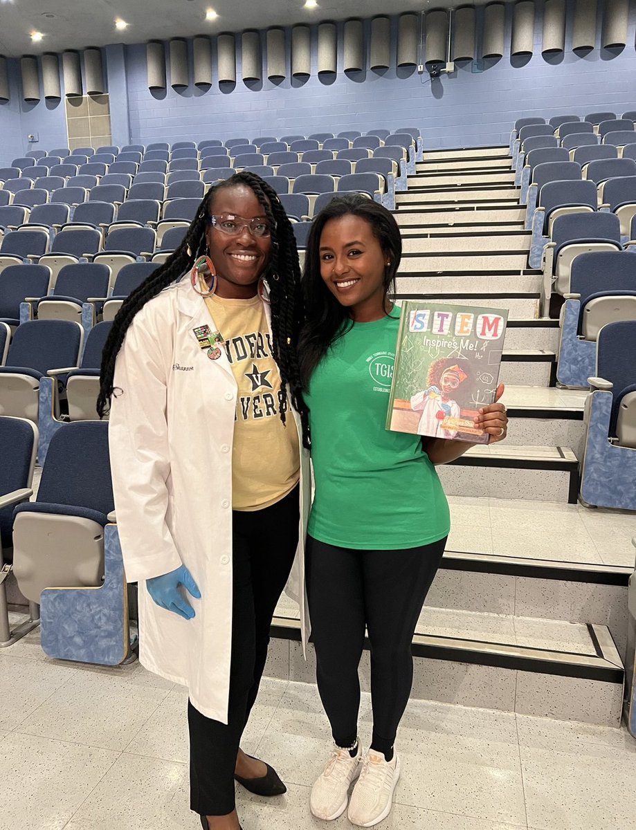 Cre_Shannon's tweet photo. Happy #NationalSTEMday 👩🏾‍🔬My 1st book signing at @MTSU 27th annual Tennessee Girls in STEM Conference Nearly 200 middle school and high school girls from across the Midstate attended! 2/2 #stemauthor #STEMInspiresMe 
#stem #scientist #phdlife  #steam  #phd #literacy #AI #science https://t.co/LCUojoc2UQ
