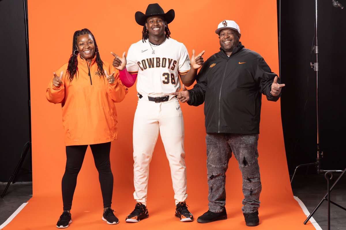 JamisonJones06's tweet image. All praises and glory to God who has blessed me with the ability to play baseball at a high level. I would also like to thank my family for the continued support they’ve provided me. I’m excited to announce that I will be committing to Oklahoma State University!! #GoPokes 🤠🤠
