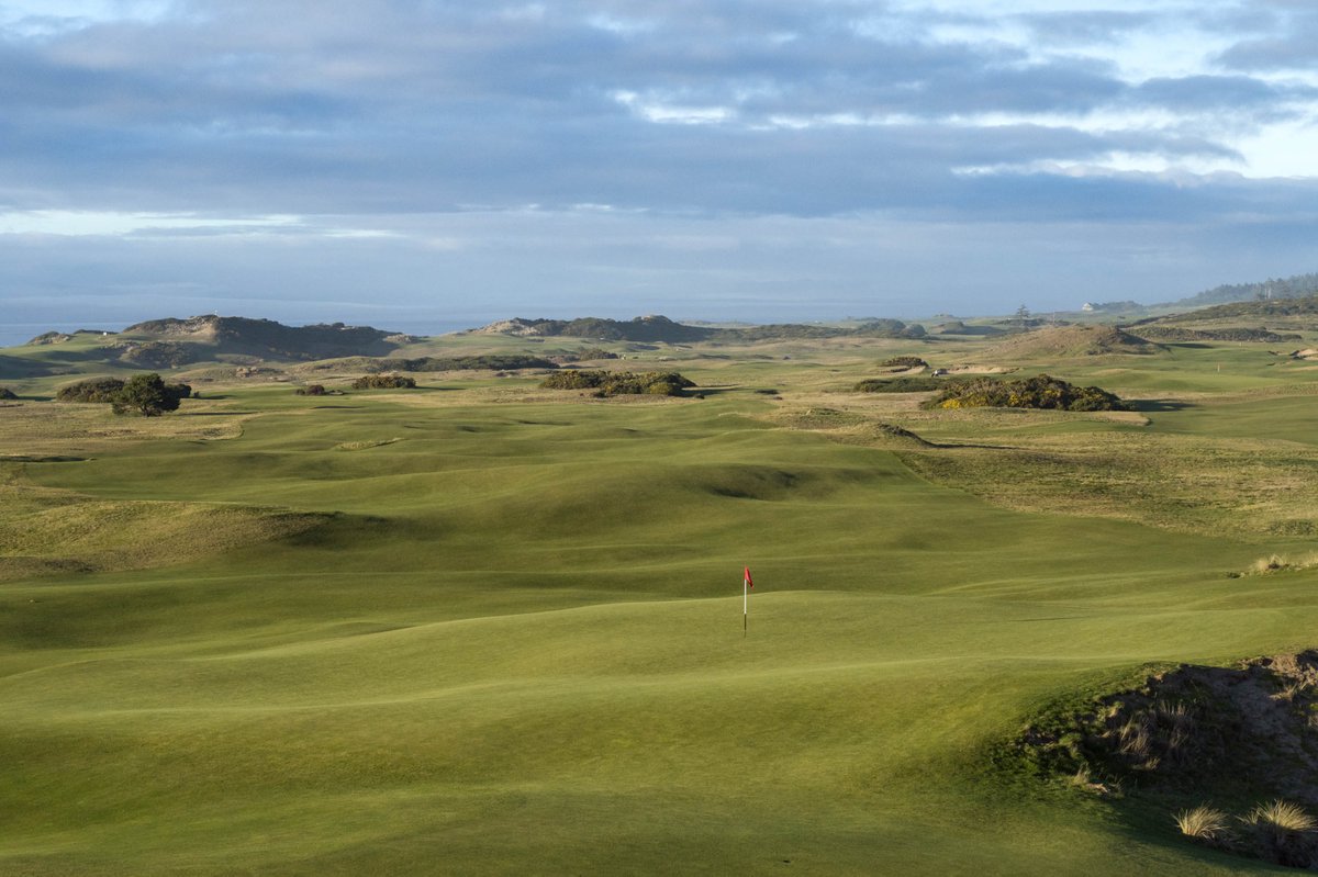 BandonDunesGolf's tweet photo. Bottle, Road, Redan. 😍 
#OldMacdonald https://t.co/IKFzMKawDo