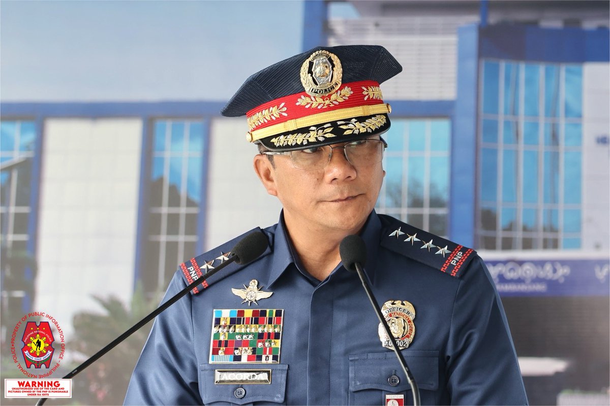 PNP Chief PGen Benjamin C Acorda Jr administered the oath of office to 43 NAPCOs under the PNP Lateral Entry Program for Technical Officers. Read more: facebook.com/10006484218242… #ToServeandProtect #SERBISYONGNAGKAKAISA pnp.gov.ph facebook.com/pnp.pio