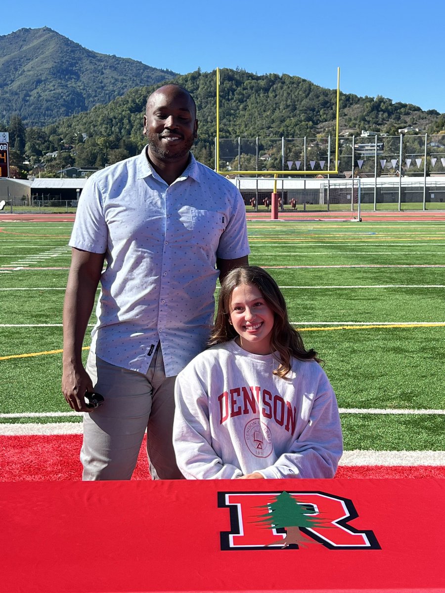 JSicklick's tweet photo. It’s official! 🖊️🏐❤️ So proud of you, Kate!! @KSicklickvball @DenisonVB @MaxPreps @absolutevball @JeremySicklick @PrepDigCA https://t.co/3CvJ33pQD9