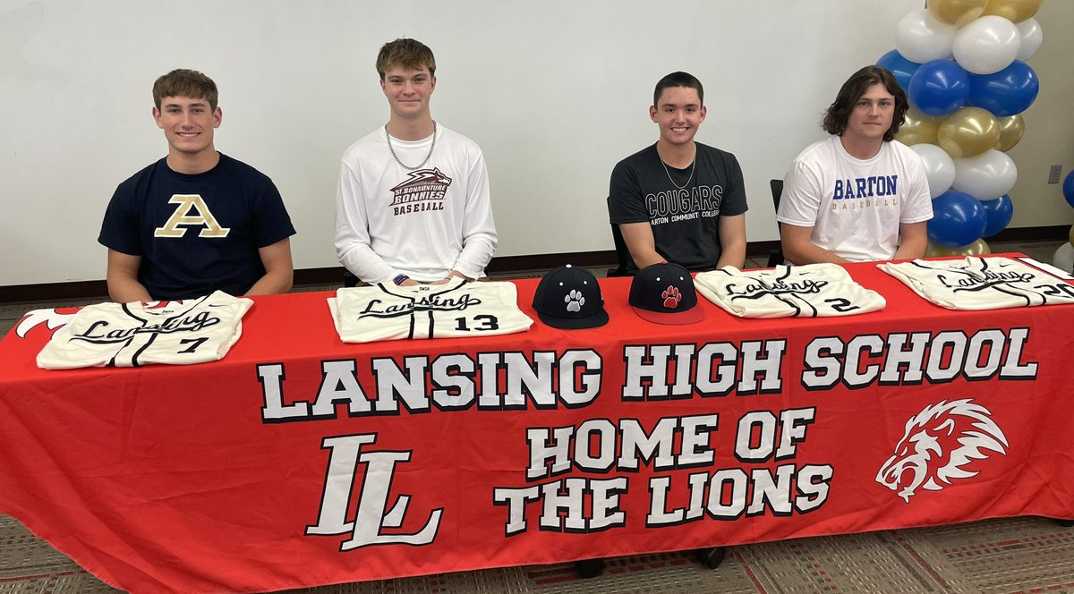 PrideBaseball21's tweet photo. Congratulations to @DaltonJorg &amp; @antoniomendez2_ signing with @Barton_Baseball  @CADENHOWELL06 singing with @ZipsBB &amp; @james_umbarger signing with @BonniesBaseball Really Proud of these 4 excited for their futures. 🐾🦁⚾️🐾 #DMGB @LVTimesNews @metrosports_mk @sportsinkansas https://t.co/20GkWf4wmp