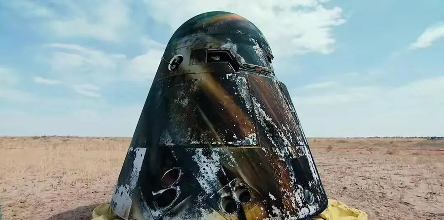 Linr_Corp's tweet photo. Why is India's spacecraft reentry capsule almost intact, while China's re-entry capsule is always scorched? 
Well, China must be behind in technology. https://t.co/nnWhpyidru