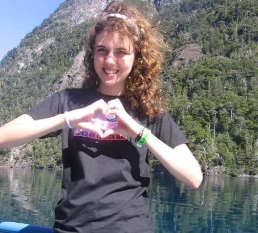 biandivi's tweet photo. @taylornation13 @taylorswift13 #LetsFastForwardTo 14 years later, 24 hours away from doing those same heart hands with @taylorswift13 (and with Eras nails too!) @ #BuenosAiresTSTheErasTour https://t.co/PusOpLypTS