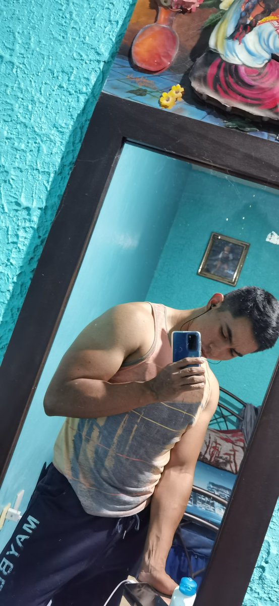 efr_ro's tweet photo. Ven a mi cuarto 😈💦🥵 https://t.co/JzSxc3doIy