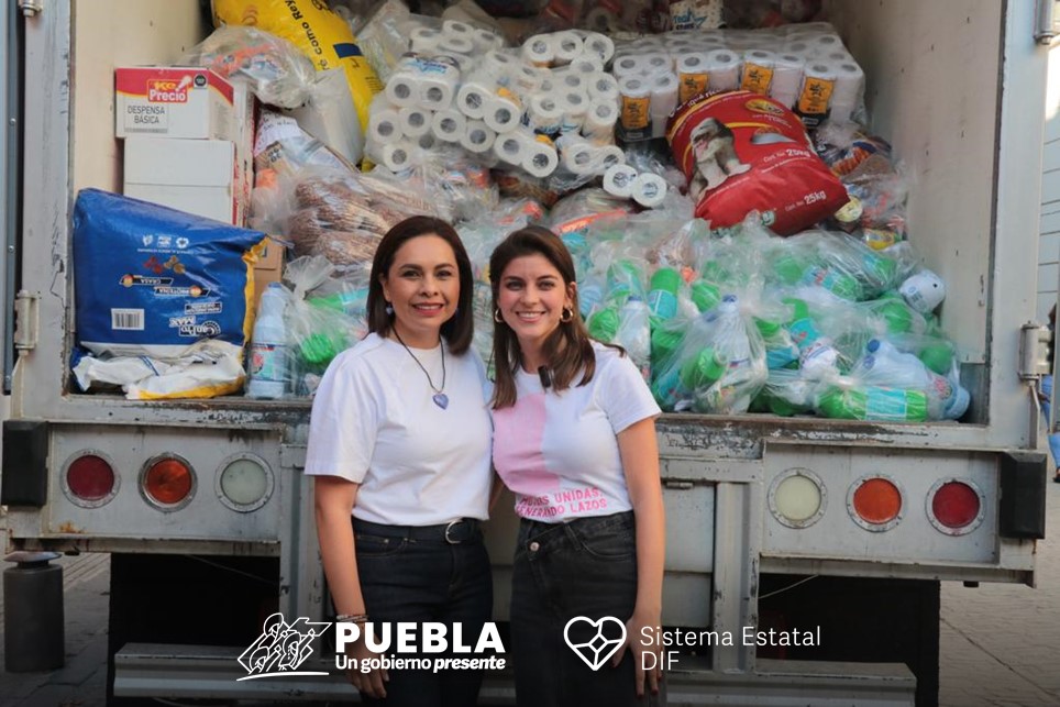 DIFGobPue's tweet photo. Agradecemos el apoyo de la Asociación @MujeresUnidasGL, a través de su presidenta Marichu Arce, quien hizo entrega de dos toneladas de insumos de víveres, artículos de limpieza e higiene personal, que se sumarán a la ayuda a #Guerrero, en favor de las familias damnificadas. https://t.co/F2ZLPJpUsp