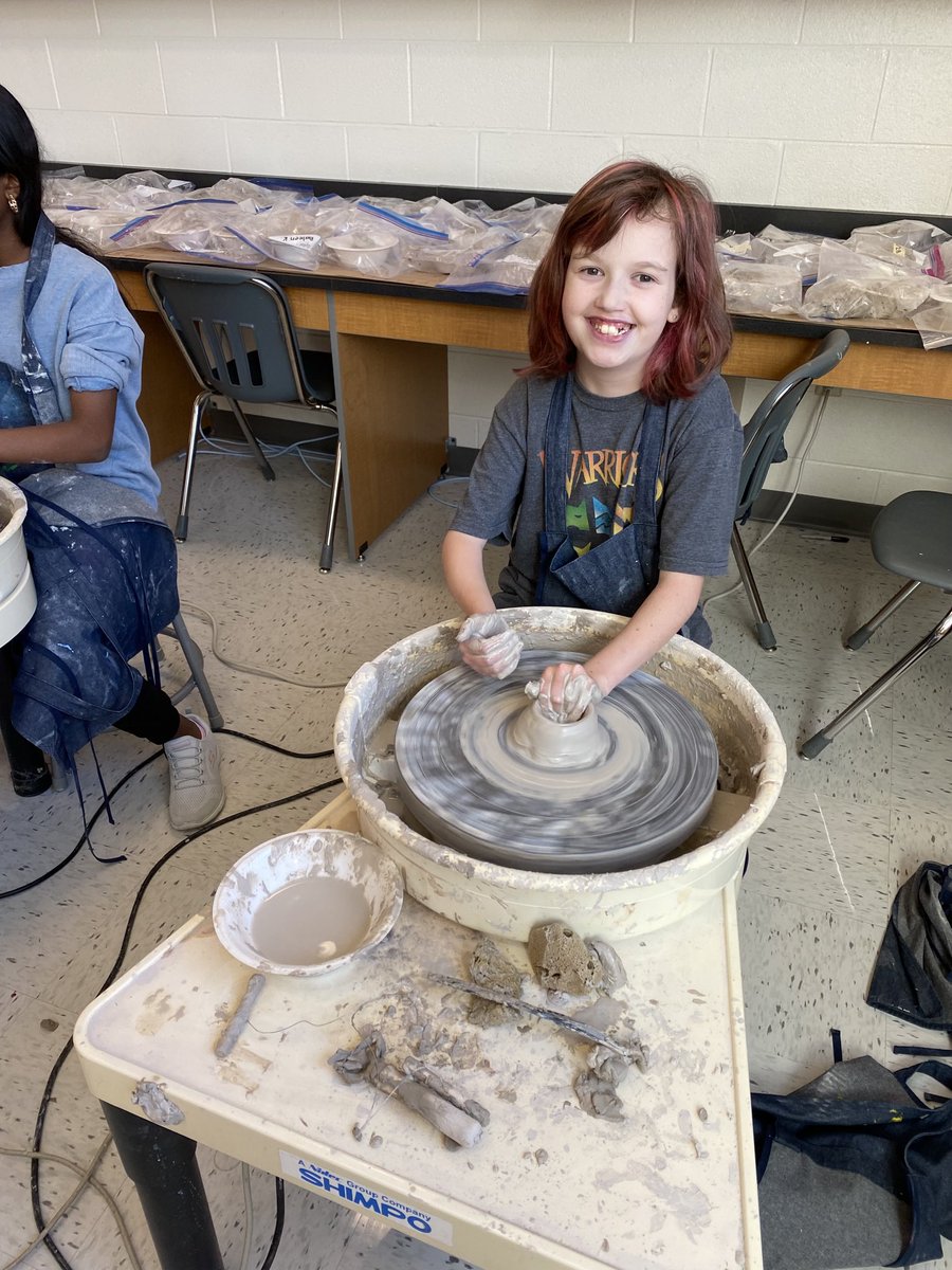 Pottery wheel show-offs in 6th grade today!  ⁦<a href="/BAM_MS_Official/">Brambleton Middle</a>⁩ ⁦<a href="/LCPSOfficial/">LCPS News</a>⁩ #artclass #middleschool #ceramics #pottery #clay