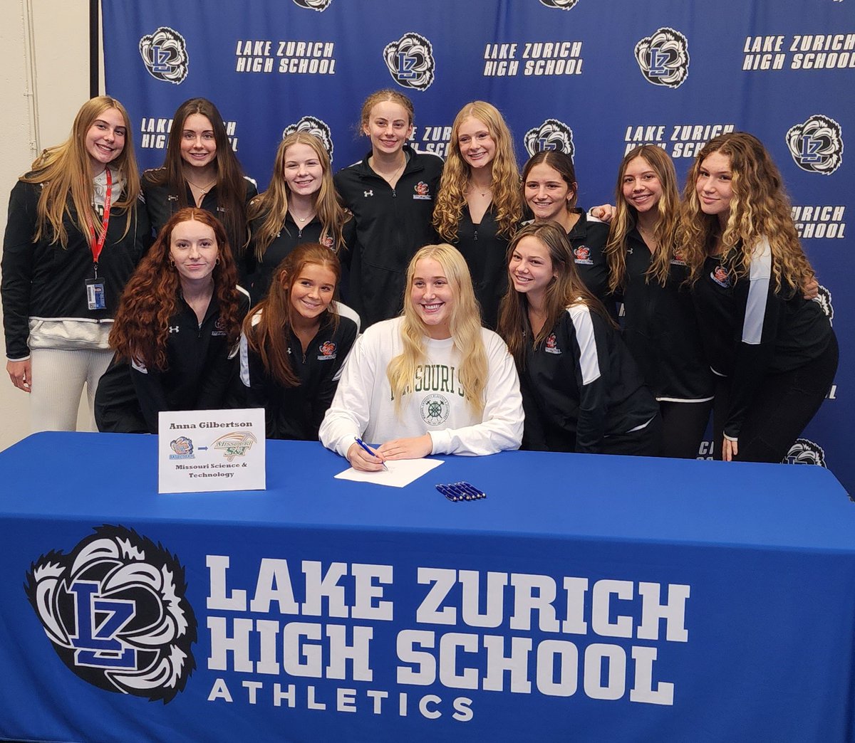 lzgirlsbball's tweet photo. Congratulations to Anna Gilbertson on signing today with Missouri Science &amp; Technology!!  Hard work pays off!! #lznation  🐻🏀 https://t.co/iiwyPO2bDH