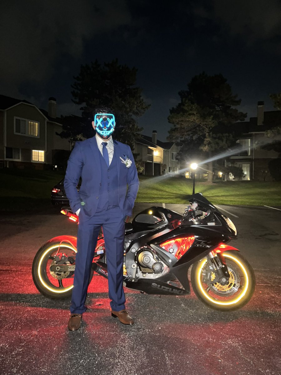 GC_Backtolobby's tweet photo. Hey 👋 

#bikelife #BIKER #Suzuki https://t.co/aP1Oa0W4eL