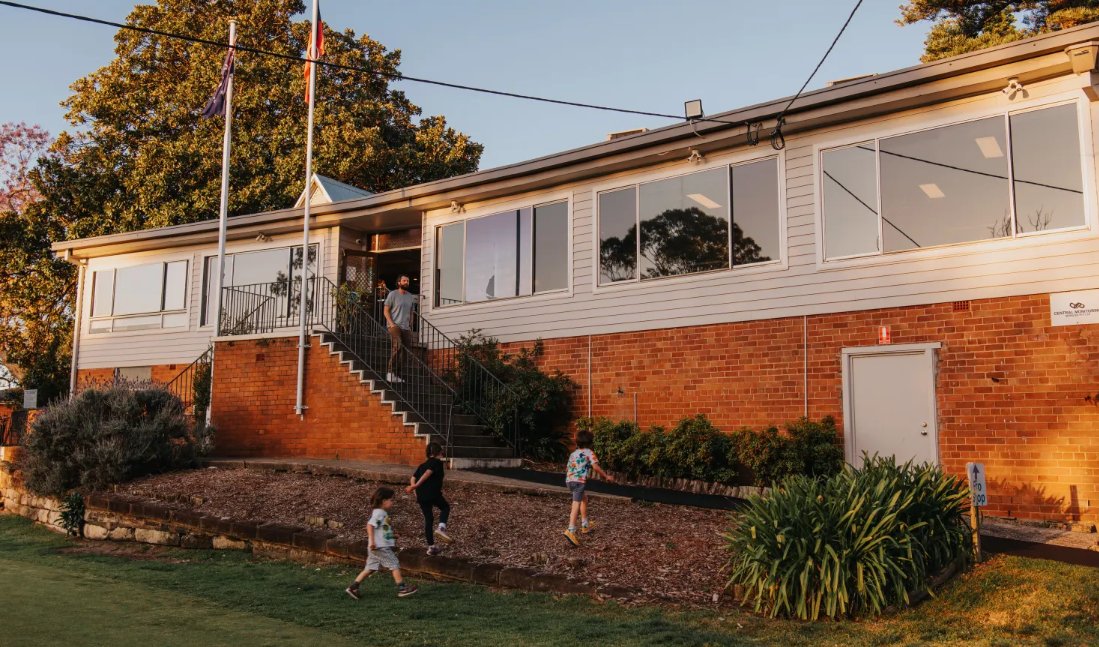 newsinnerwest's tweet photo. Marrickville Golf Club bistro - Wharf St Kitchen - SMH review. "For decades, having a sunset cold one at the clubhouse has been an #innerwest tradition of semi-secret proportions. In Sept it added the founders of The General #DulwichHill to the kitchen"
https://t.co/72X8Oew2fp https://t.co/z1MLJbnydm