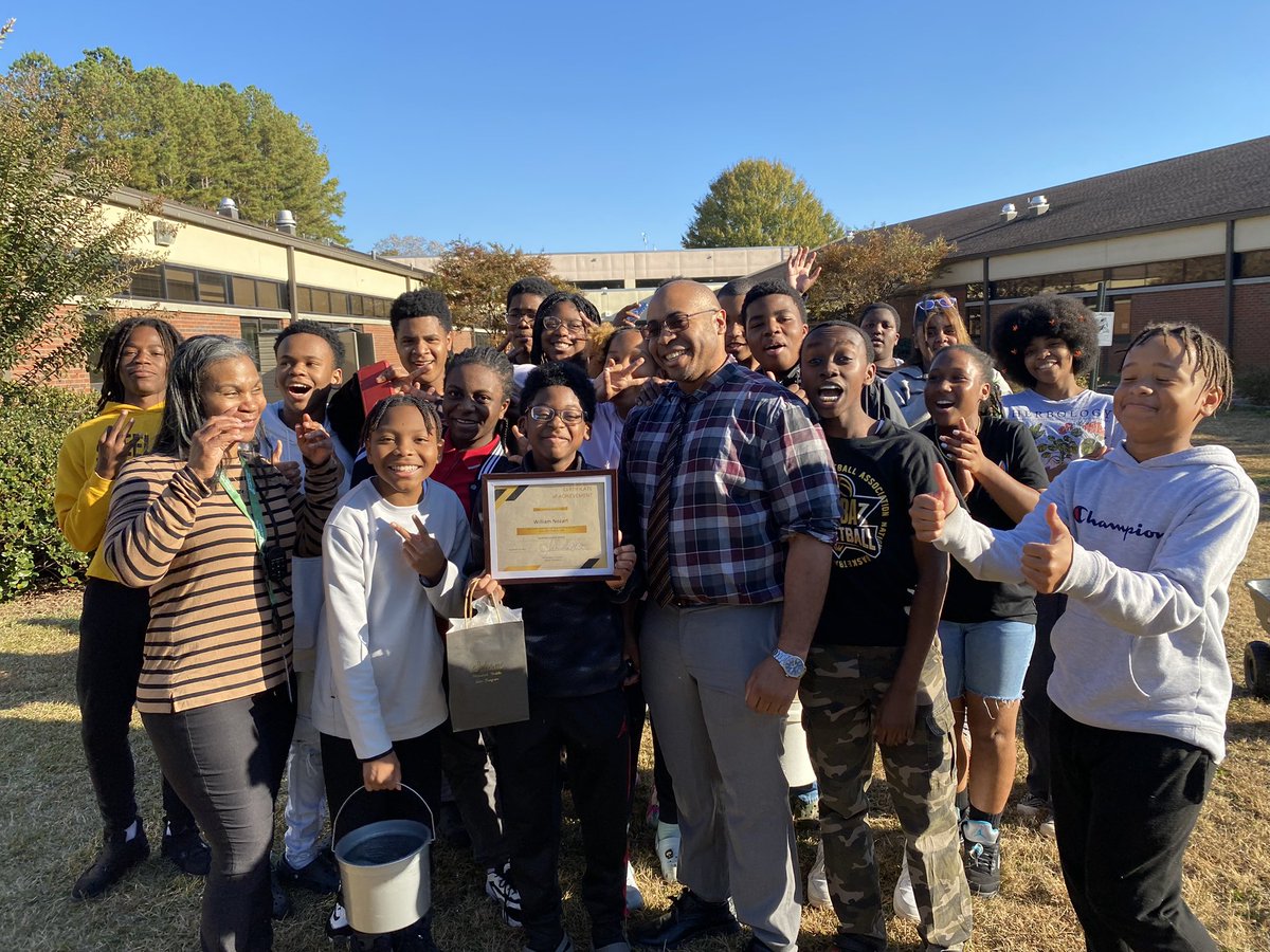 Congratulations William Nozart our REACH scholarship recipient. What a joy to have William’s dad and classmates surrounding him to celebrate his achievement.