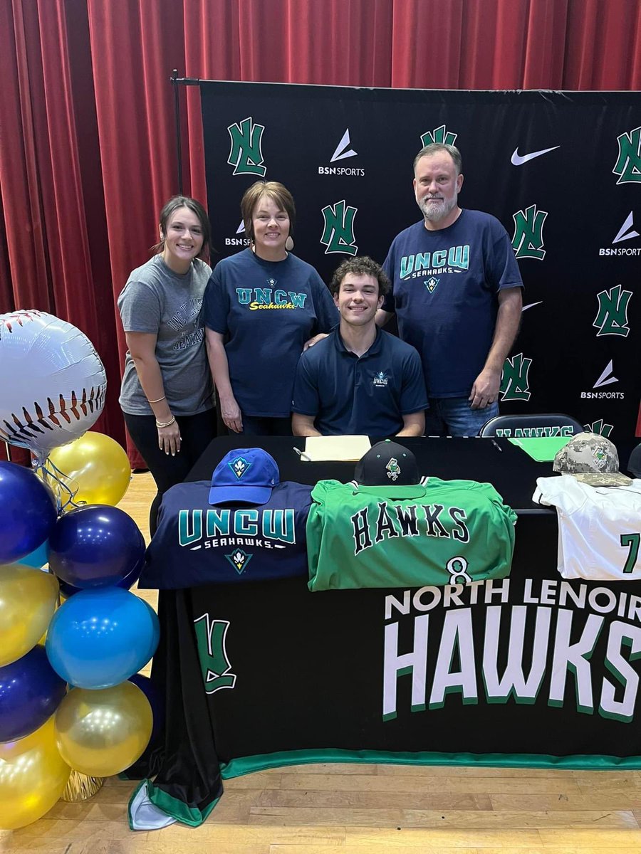 Officially a Seahawk🦅🌊
<a href="/CoachHood17/">Randy Hood</a> <a href="/ChrisGMoore9/">Chris Moore</a> <a href="/pjosh235/">Josh Stott</a> <a href="/UNCWBaseball/">UNCW Baseball</a>