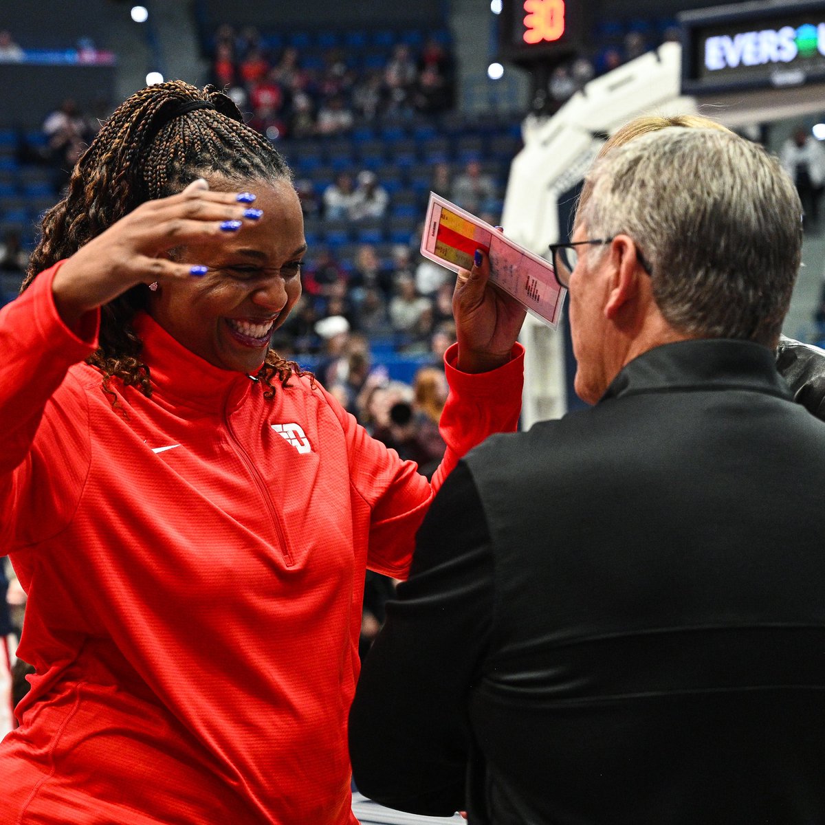 MarchMadnessWBB's tweet image. Player turned coach 🏀

Tamika Williams-Jeter is back in Storrs.

#NCAAWBB x 📸 @UConnWBB