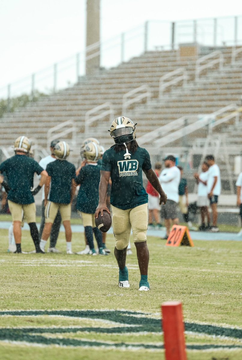 mallory_javian3's tweet photo. 2023 Regular Season Stats:
116 Carries 
1288 Rushing Yards
17 Touchdowns 
21 Receptions 
434 Receiving Yards
6 Touchdowns 
1722 All-Purpose Yards
0 Fumbles https://t.co/h89Xfl3Ph7