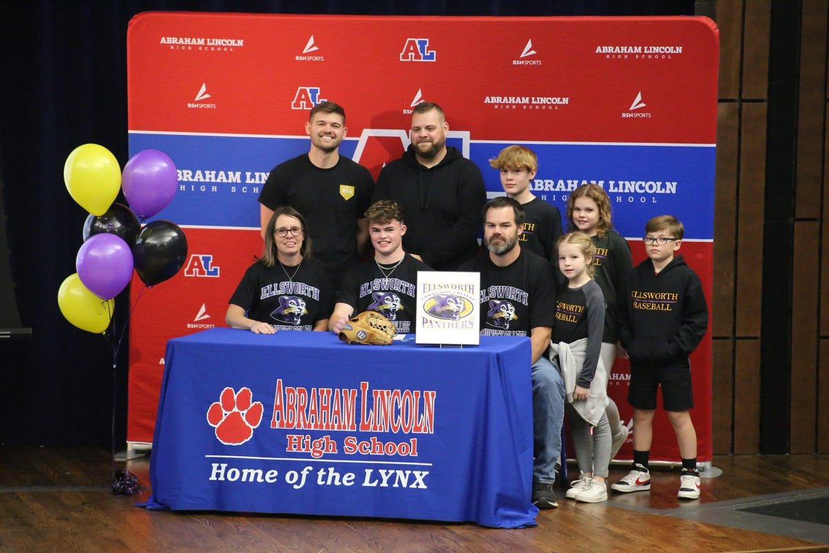 Zach Lincoln tweet media