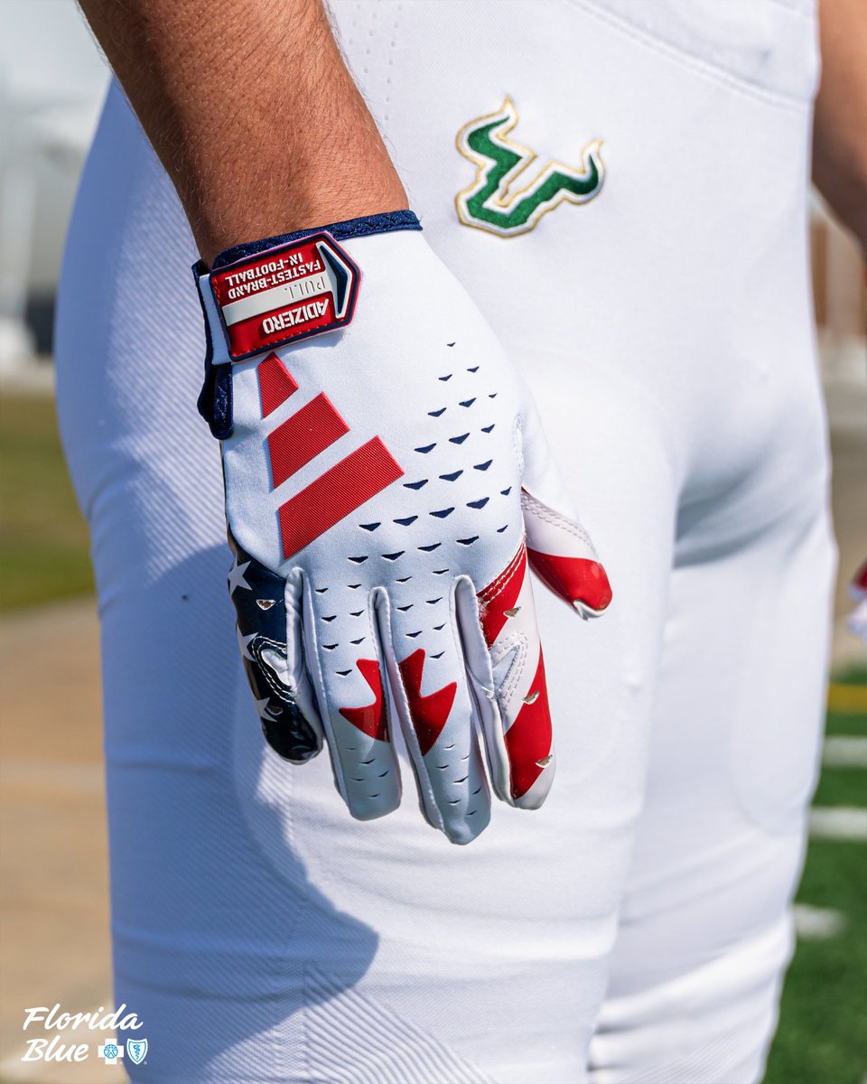USFFootball's tweet photo. 🟢 &amp; ⚪️ with 🔴, ⚪️ &amp; 🔵

#ComeToTheBay | #StayInTheBay https://t.co/9YRpxsGlqf