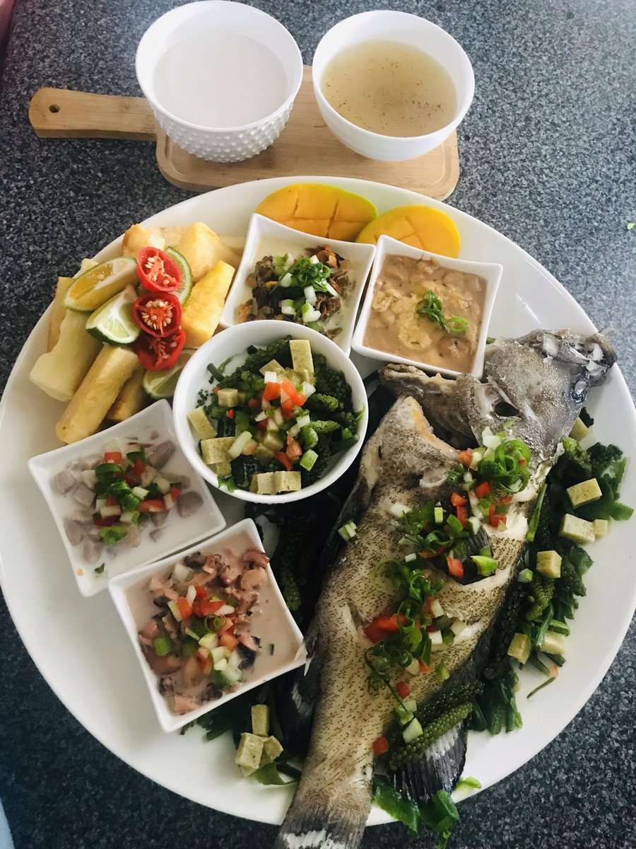 kanalevukitchen's tweet image. Our tropical $60.00 platter is screaming #kusima 🤤 
Whole Kawakawa, Wai Buta, Miti, Cawaki, Kuita Vakalolo, Kokoda, Kaikoso vakalolo….so good!