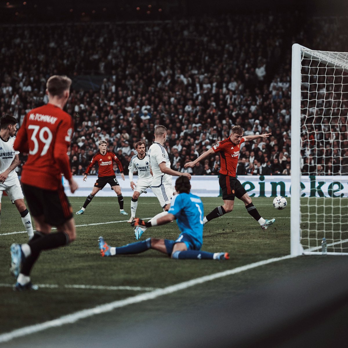 ManUtd's tweet photo. Rasmus. Hojlund.

#MUFC || #UCL https://t.co/rmAZ2ZUVXw