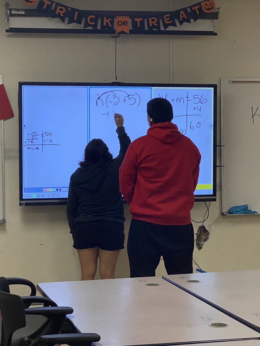 sportillo1357's tweet image. High school Ss working out math problems in participation mode on the #ViewSonic #ViewBoard @ViewSonicEDU @ViewSonicEDU_US