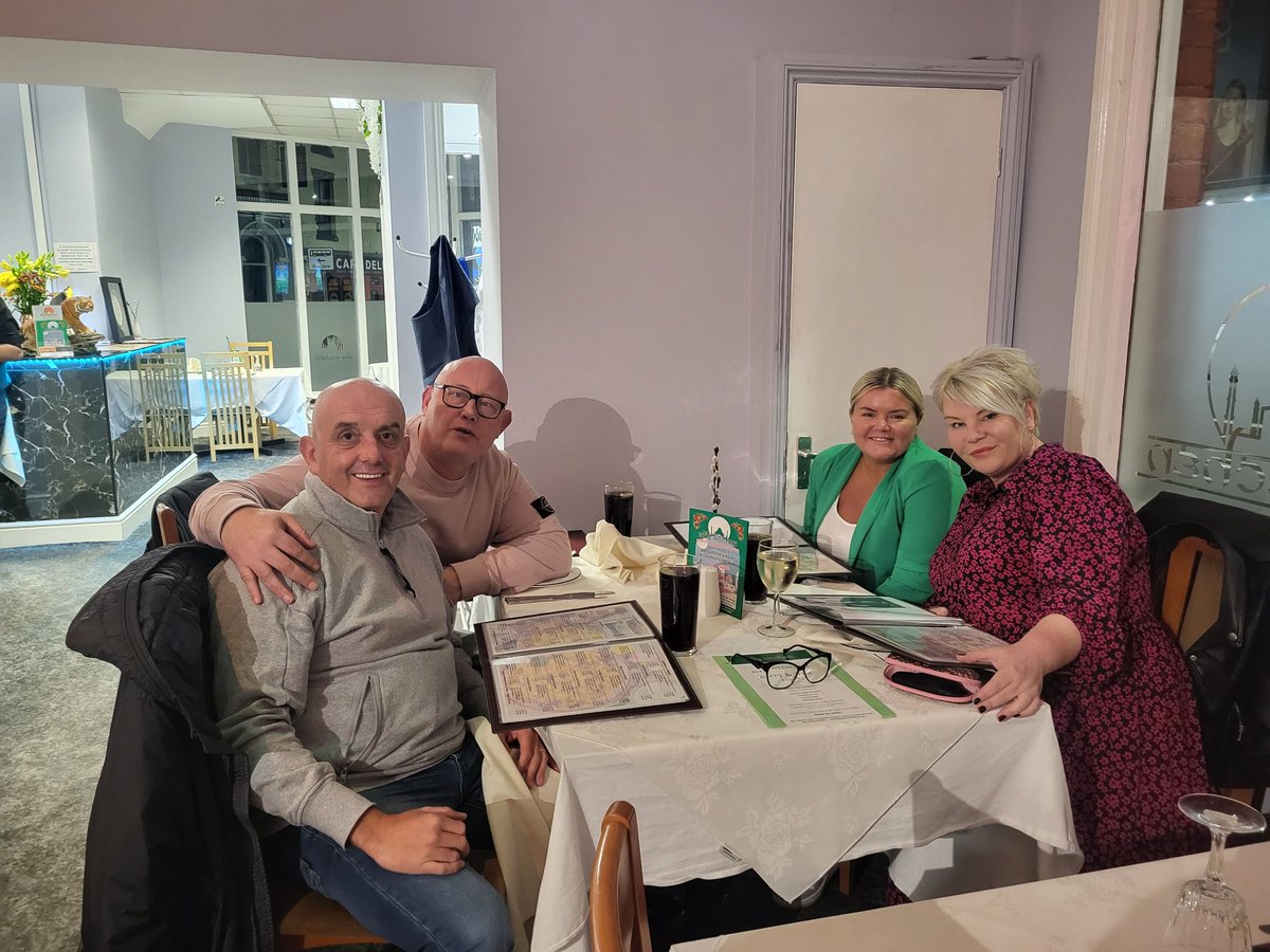 Out with <a href="/darrenmurinas/">darren murinas</a> n Jo <a href="/kellyhardy711/">kelly hardy</a> @ExpertCitizens on tour off the Indians for a curry after an amazing day.  #InsightAwards
