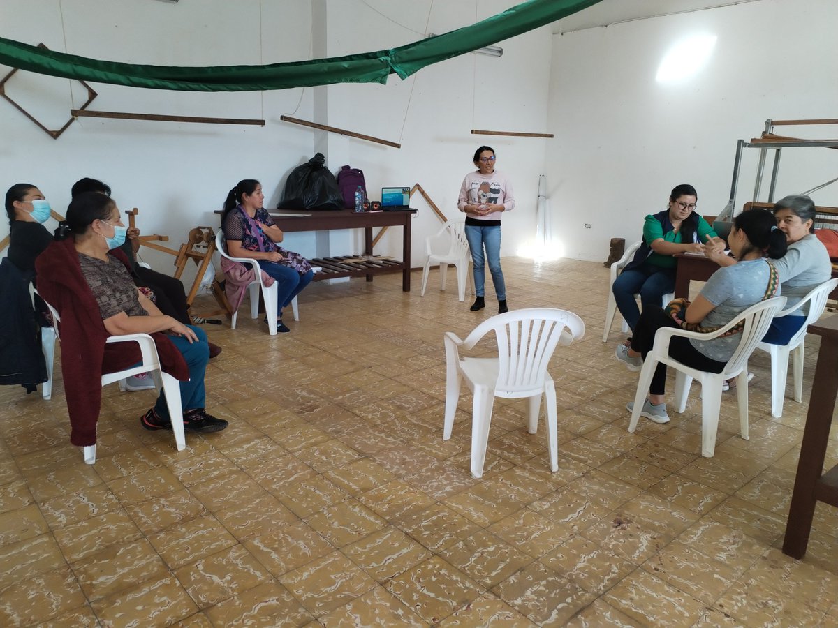 DimarySmith's tweet photo. En este momento nos encontramos con la asociación de mujeres campesinas y artesanos de Concepción #ASMUARCON desarrollando la cartografía digital del territorio como parte de la #CMRM y el proyecto de transformación social del @ElOIRdelaRegion en la @UniversidadUNAD https://t.co/JqtSaXalkw