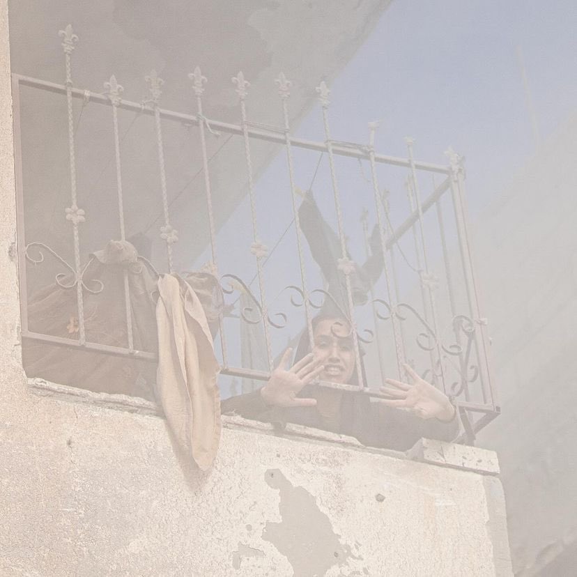 motazazaiza9's tweet photo. Directly after the air strike. 
After the pilot launch the bomb towards the house, you will hear the explosion then few seconds later you will hear the screams of the terrified women and the crying children. https://t.co/t5XMGxAlId