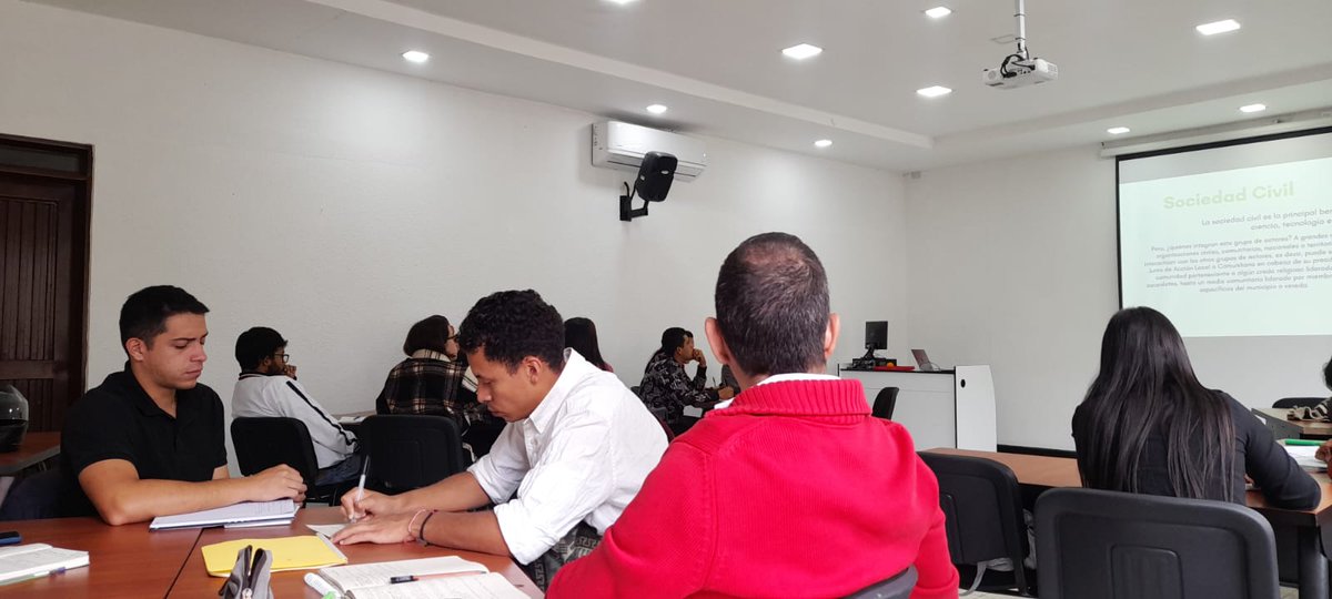 MincienciasCo's tweet photo. ✏️¡El Diplomado en Apropiación Social del Conocimiento con enfoque territorial sigue avanzando! El fin de semana pasado, en alianza con @PCIS_UNIMINUTO, se llevó a cabo la 2da y 3ra sesión, simultáneamente en los territorios de Riohacha, Tumaco, Timbío y San José del Guaviare👇🧵 https://t.co/eFG8cxqh37