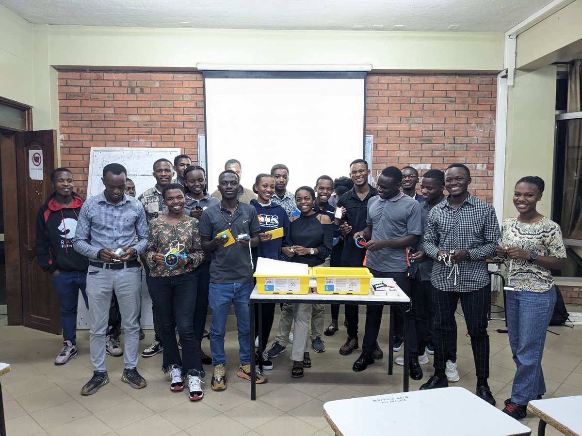 SdgCst's tweet photo. Our curiosity, commitment, and courage drive us forward as we explore the potential of robotics technology. With each step, we remain motivated to achieve more great things and shape a bright future.
#SDGTechProgram @IncStela @TEACHRwanda @urcst @SDGStudentsPrgm @SDSNYouth https://t.co/L85M8bZeTE