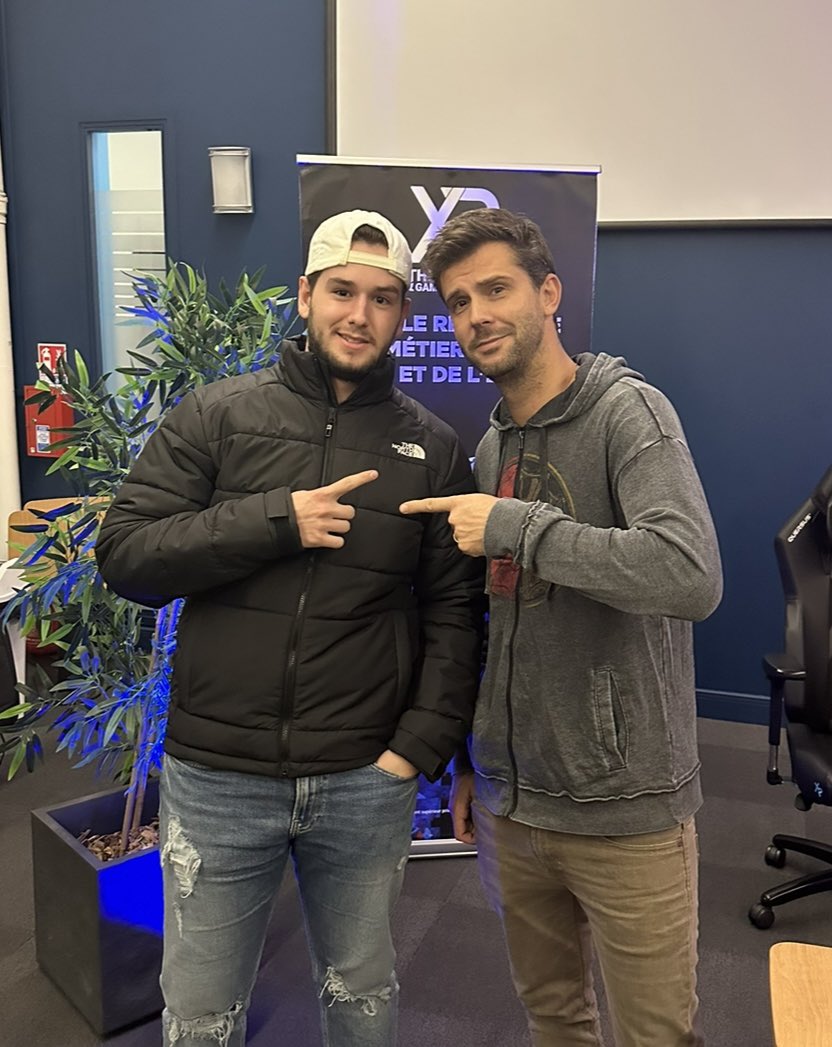 clement_ouillon's tweet photo. Incroyable rencontre avec @DonaldReignoux https://t.co/iEy1lOBwsW