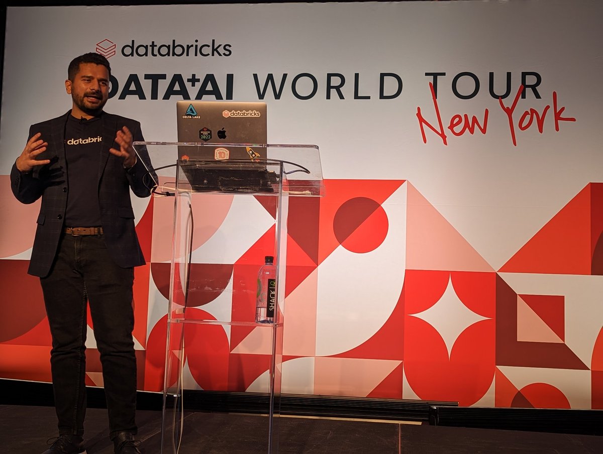 moon's tweet image. #dataAIworldtour @databricks