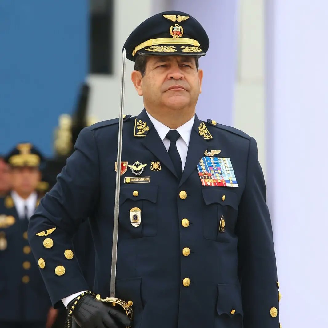 AviacionPeruana's tweet photo. Otro de los anuncios del nuevo Comandante General de la FAP durante su discurso fue el retorno al servicio de hasta tres aeronaves que habrían estado fuera de servicio por un tiempo prolongado.  Se trata de 2 aviones de transporte  DHC6-300 Twin Otter y 1 helicoptero Bell-212. https://t.co/I4nRrPkyKv